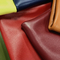 ODM PVC Faux Leather Fabric เครื่องแต่งกาย 1.65 มม. ผ้าหนัง PU สีน้ำตาลแดง